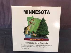 lot 14 image: Minnesota Ski Country Decanter