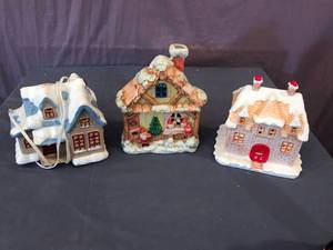 lot 21 image: Holiday Display Items