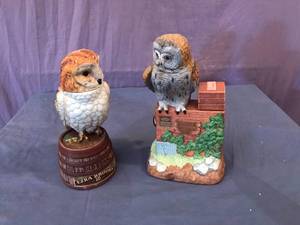 lot 23 image: Owl Decanters