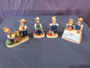 lot 25 image: Denim Days by Homco Figures