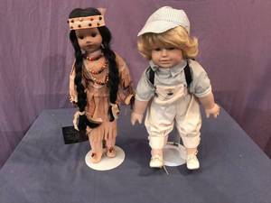 lot 33 image: Collectible Dolls