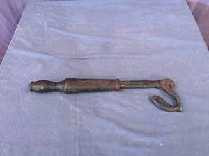 lot 54 image: Vintage Nail Puller