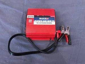 lot 57 image: 400 Watt Inverter