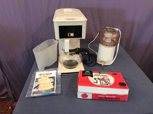 lot 64 image: Coffee Maker, Apple Slicer & Chopper