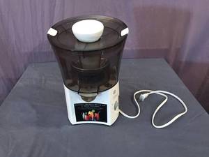 lot 65 image: Juicer