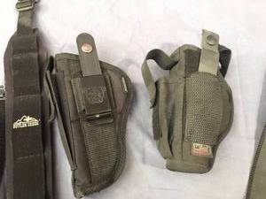 lot 81 image: Handgun Holsters & Straps