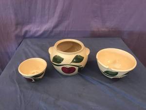 lot 108 image: Vintage Advertising Pottery