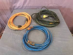 lot 119 image: Extension Cords
