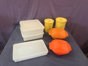 lot 128 image: Vintage Tupperware