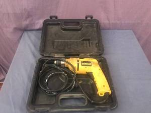 lot 132 image: DeWalt DW106 Drill