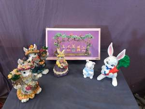lot 156 image: Holiday Decor