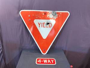 lot 175 image: Decommissioned Road Signs