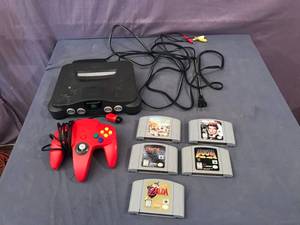 lot 239 image: Nintendo 64 & 5 Games