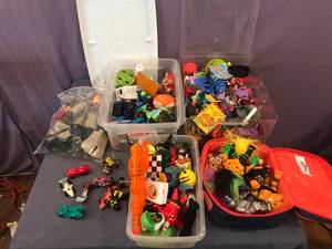 lot 186 image: Table Full of Toys