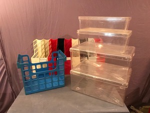 lot 258 image: Storage Containers