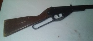 Daisy BB Gun. Vintage metal and wood 102.