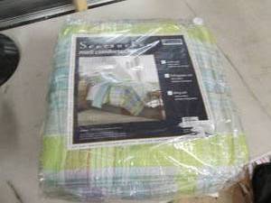 lot 148 image: seersucker mini comforter set full...