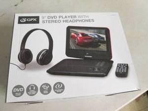 lot 150 image: gpx 9 inch dvd player with stereo h...