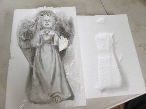 lot 183 image: solar angel statuary holding heart ...