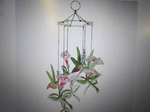 lot 210 image: hummingbird wind chimes ...