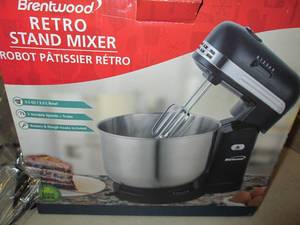 lot 216 image: brentwood retro stand mixer ...