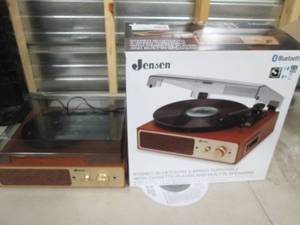 lot 224 image: jensen stereo bluetooth 3-speed tur...
