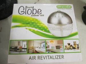 lot 240 image: earth globe ecogecko-h20 air revita...