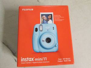 lot 281 image: fujifilm instax mini 11 ...