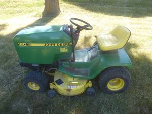 John Deere 160 Lawn Tractor