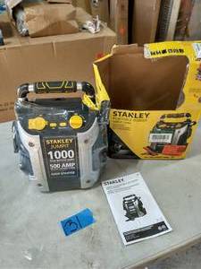lot 131 image: STANLEY 1000 Peak Amp Jump Starter with 12-Volt DC Outlet and USB Power