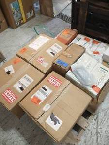 lot 146 image: PALLET OF MIXED TILE
