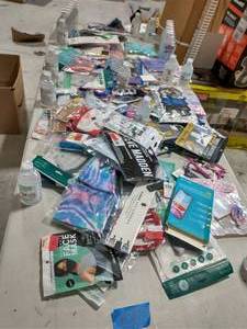 lot 75 image: LOT OF MIXED FACE MASKS AND HAND SANITIZER