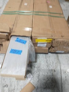 lot 151 image: HOME DECORATOR COLLECTION Windham Oak 12 mm Thick x 7-916 in. Wide x 50-58 in. Length Water Resistant Laminate Flooring (15.95 sq. ft.case)