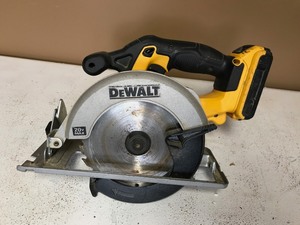 Dewalt - Cordless Circular Saw w Battery