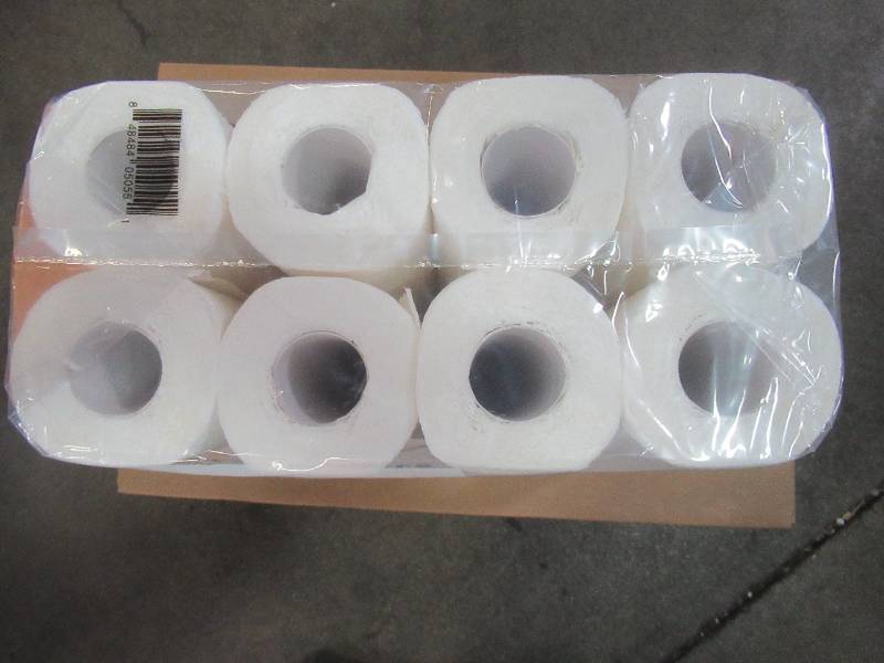 lot 800 image: Miami CarryOn Paper Towels - 24 Pack (3 Packs of 8).