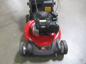 lot 37 image: Toro Recycler 21 in. Briggs and Stratton Low Wheel RWD Gas Walk Behind Self Propelled Lawn Mower with Bagger 21352
