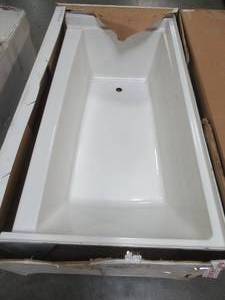 lot 520 image: Aquatic Capistrano 60 x 30 x 20 58 Acrylx Applied Acrylic Left Drain Rectangular Apron Front Non-Whirlpool Bathtub in White. Damage to Tile Flange LH Corner.