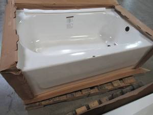 lot 526 image: Bootz Industries Kona 54 x 30 x 15 14 Right Drain Rectangular Alcove Soaking Bathtub in White. - Enamel Damage on Top Middle of Threshold.