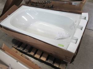 lot 527 image: Sterling Performa 60 x 30 Right Drain Rectangular Alcove Bathtub in White.