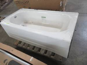 lot 530 image: 60 x 30 Left Drain Tub in White. - Slight Bend On RH Bottom Corner of Apron.