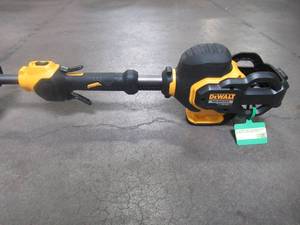 lot 54 image: Dewalt 60-Volt MAX Lithium-Ion Cordless FLEXVOLT Brushless 15 in. String Grass Trimmer (Tool Only) DCST970B