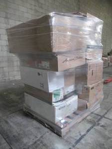 lot 412 image: WHOLESALE MIXED PALLET OF BATHROOM TOILET BOWLS, TANKS AND SINKS