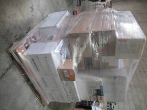 lot 303 image: WHOLESALE MIXED PALLET OF INDOOR LIGHTING