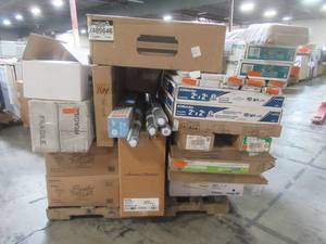 lot 312 image: WHOLESALE MIXED PALLET OF SHOP LIGHTING AND GARAGE ITEMS