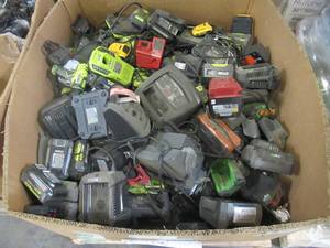lot 213 image: WHOLESALE MIXED PALLET OF BRAND NAME POWER TOOL BATTERIES AND CHARGERS