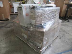 lot 224 image: WHOLESALE MIXED PALLET OF TOILET TANKS