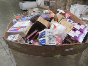 lot 233 image: WHOLESALE MIXED PALLET OF ELECTRICAL ITEMS, LIGHTING AND COMMERCIAL SUPPLIES