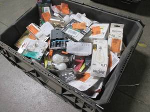 lot 701 image: WHOLESALE MIXED BIN OF MICELLANEOUS CEILING FAN AND LAMP BULBS