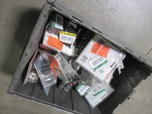 lot 704 image: WHOLESALE MIXED BIN OF MICELLANEOUS ELECTRIACL BREAKERS