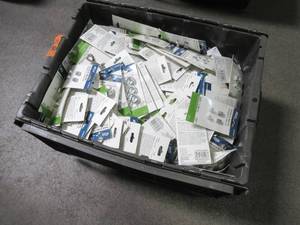 lot 707 image: WHOLESALE MIXED BIN OF MICELLANEOUS FASTENERS AND HARDWARE